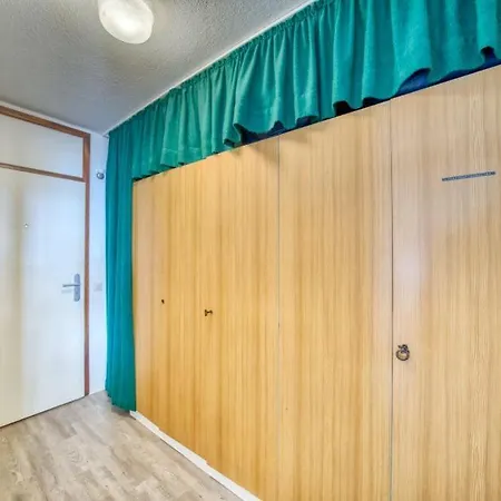 - Haus M, App 0m0802 *