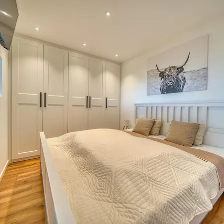 - Haus M, App 0m0802 Appartement *